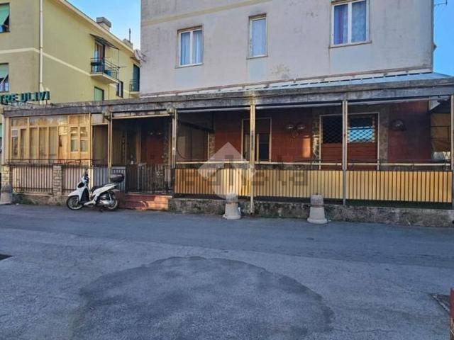 Locale in affitto di 186 m² in Via San Tomaso