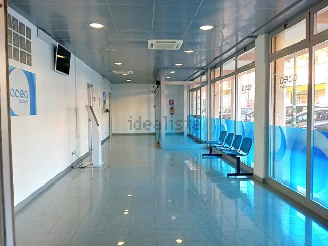 Locale in affitto di 187 m² in Via Giuseppe di Vittorio, 24