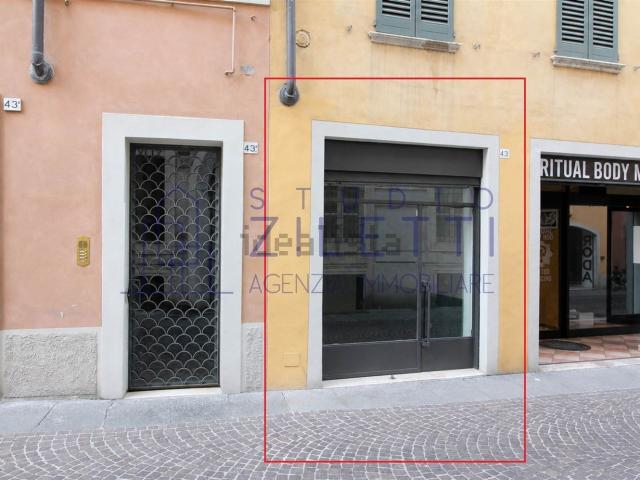 Locale in affitto di 18 m² in Via Trieste, 43