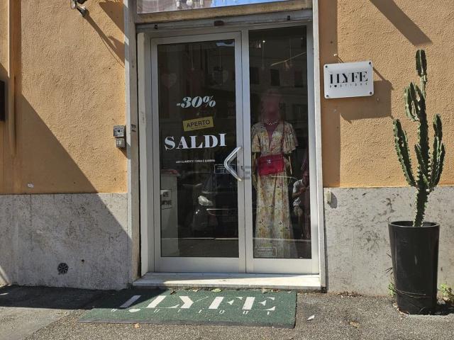 Locale in affitto di 18 m² in Via della Farnesina