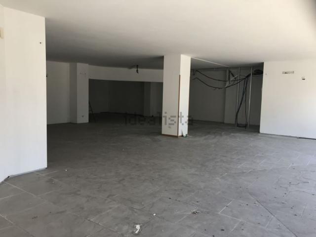 Locale in affitto di 190 m²
