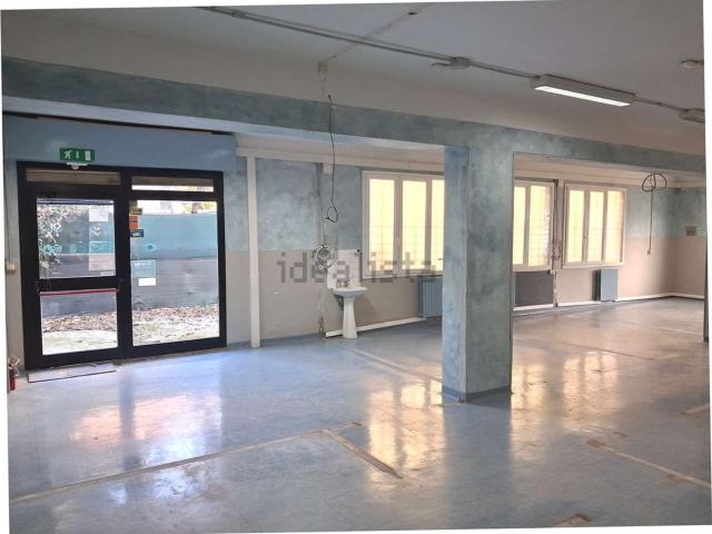 Locale in affitto di 190 m²