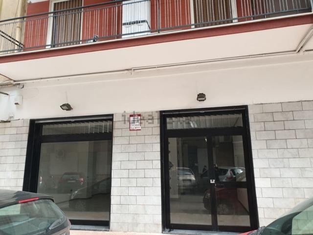 Locale in affitto di 190 m² in Via Emilia, 45