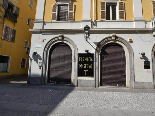 Locale in affitto di 190 m² in Via Italia, 11