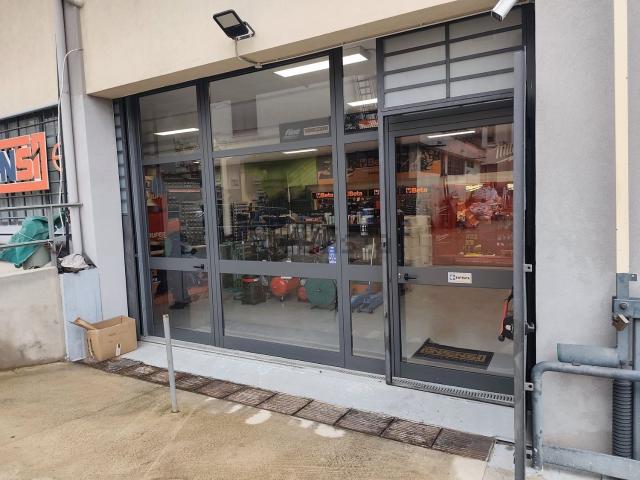 Locale in affitto di 190 m² in Via XXV Luglio, 285
