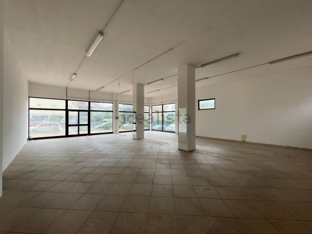 Locale in affitto di 192 m² in Via Chioma di Berenice