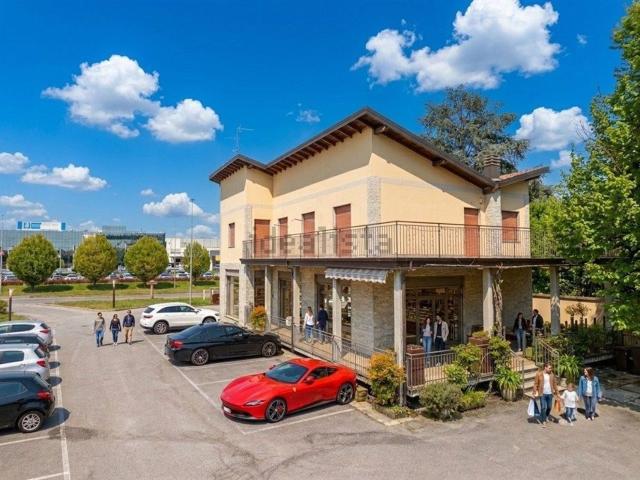 Locale in affitto di 192 m² in Via Provinciale, 89