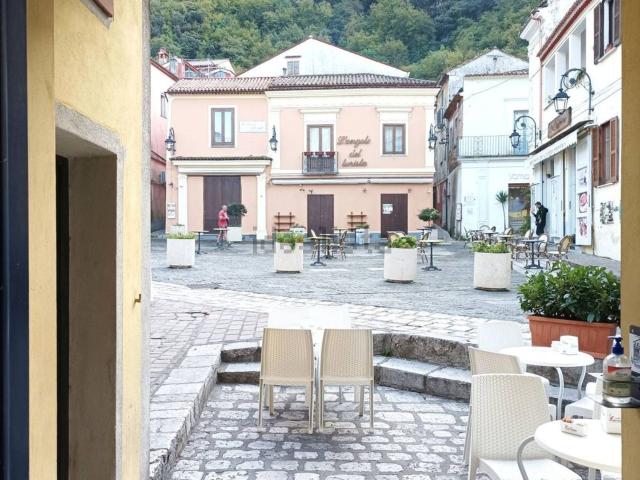 Locale in affitto di 192 m² in Piazza Buraglia