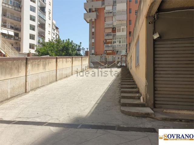 Locale in affitto di 193 m² in Via Filippo Angelitti, 21