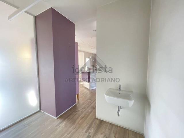 Locale in affitto di 195 m²