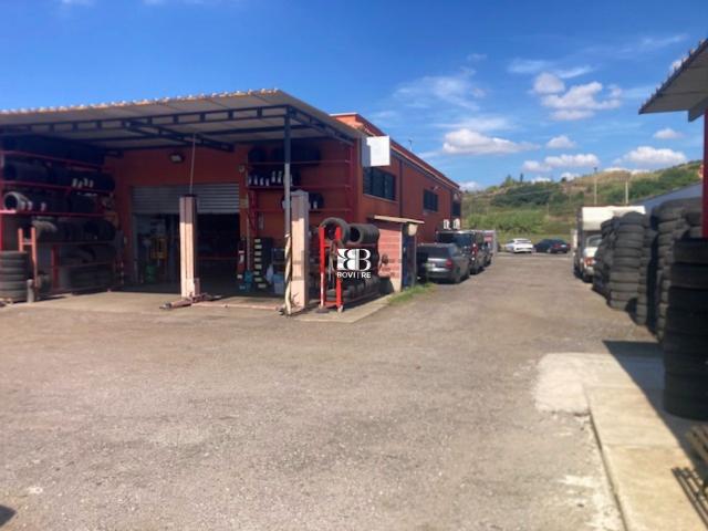 Locale in affitto di 195 m² in Viale di Pescina Gagliarda