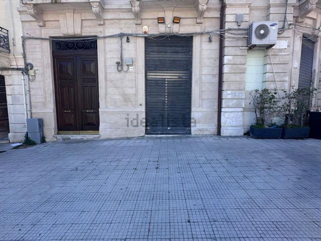 Locale in affitto di 197 m² in Largo Seggiola, 140