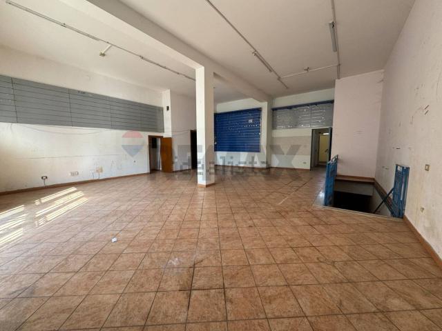 Locale in affitto di 198 m² in Via Consolare, 139