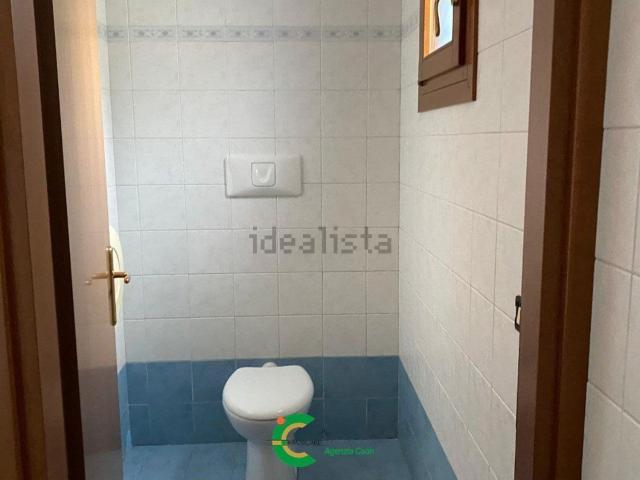 Locale in affitto di 198 m² in Via L. Ariosto, 1