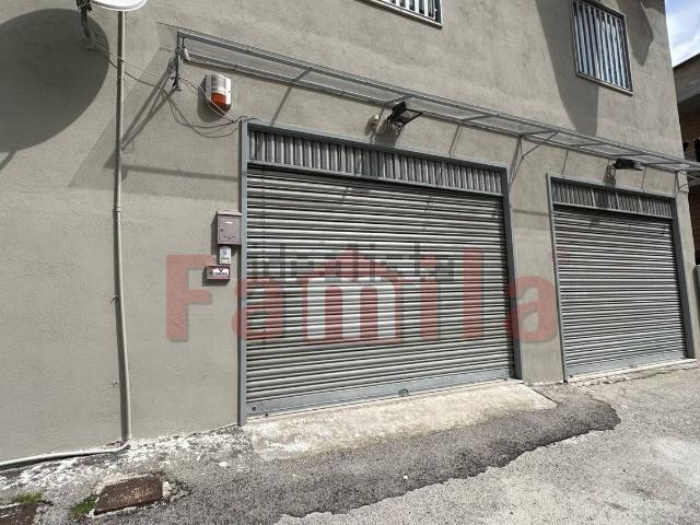 Locale in affitto di 199 m² in Via della Libertà