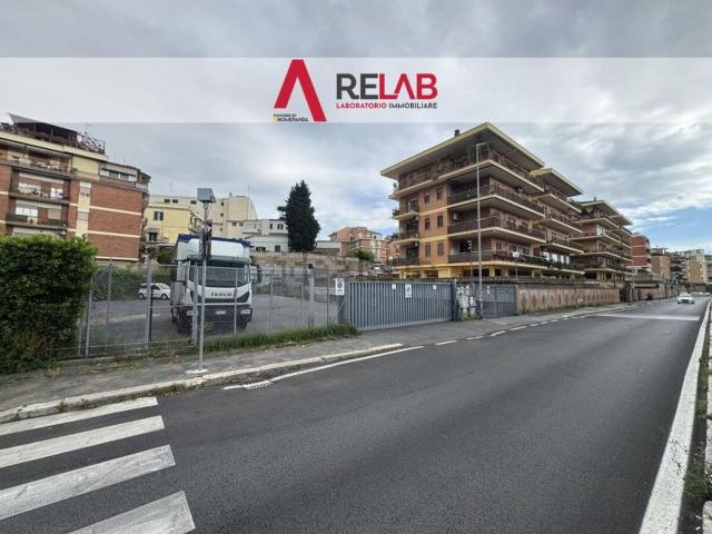 Locale in affitto di 2000 m² in Via Gregorio XI, 169
