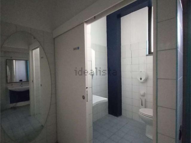 Locale in affitto di 200 m²