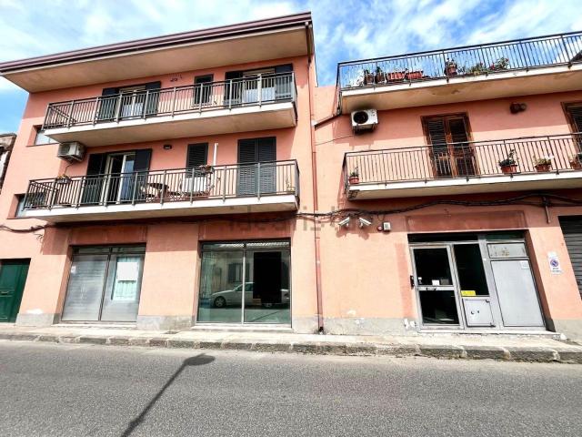 Locale in affitto di 200 m²