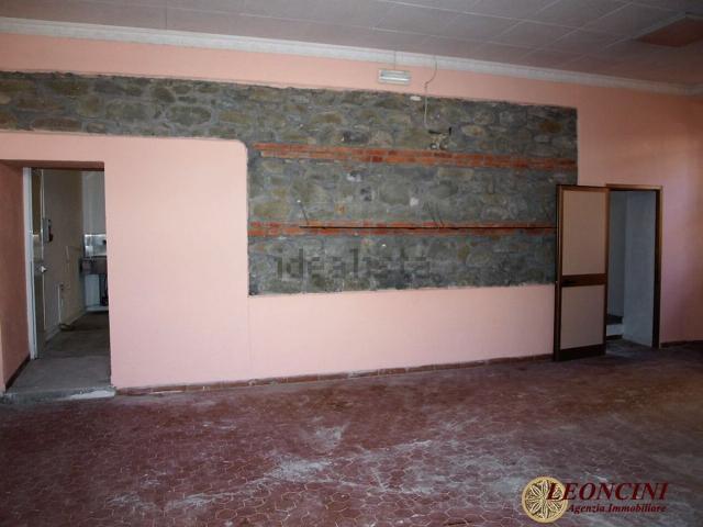 Locale in affitto di 200 m²