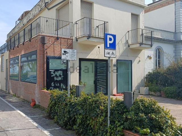 Locale in affitto di 200 m²