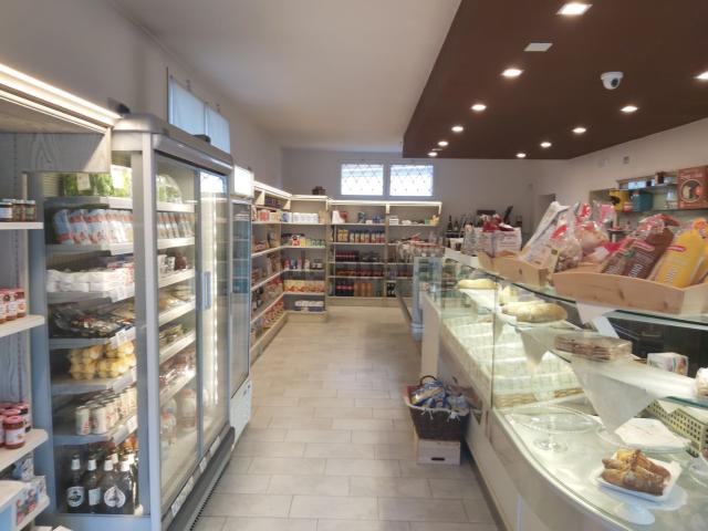 Locale in affitto di 200 m²