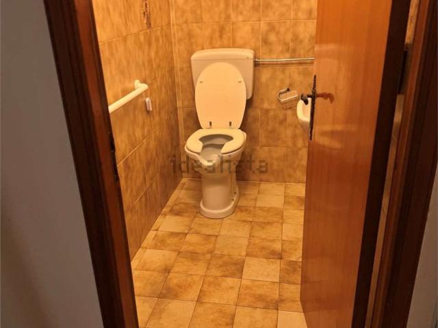 Locale in affitto di 200 m²