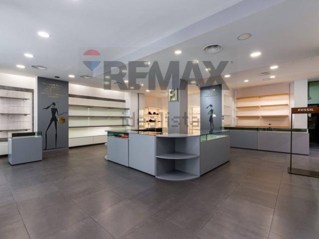 Locale in affitto di 200 m² in Via 20 Settembre