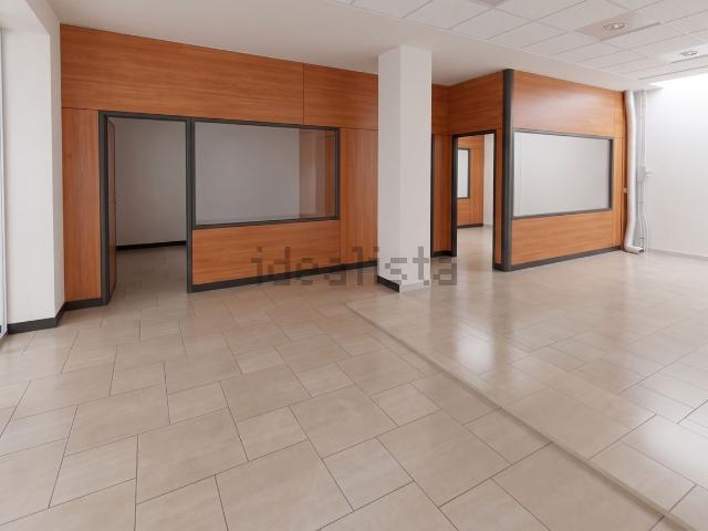 Locale in affitto di 200 m² in Via Corsica