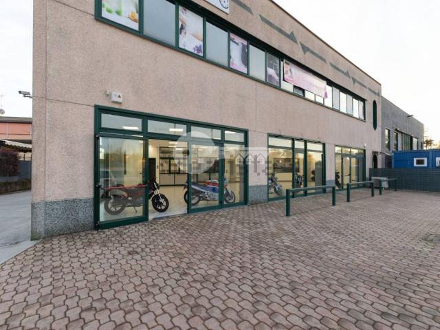 Locale in affitto di 200 m² in Via Caduti del Lavoro, 56