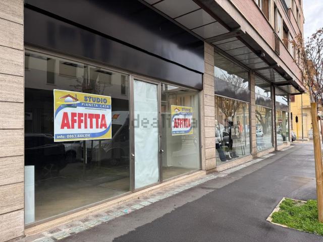 Locale in affitto di 200 m² in Via Camillo Corradini, 65
