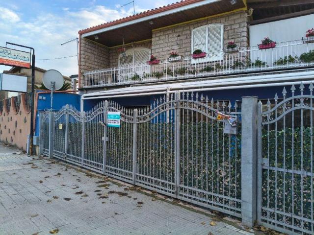 Locale in affitto di 200 m² in Via Carlo Felice, 11