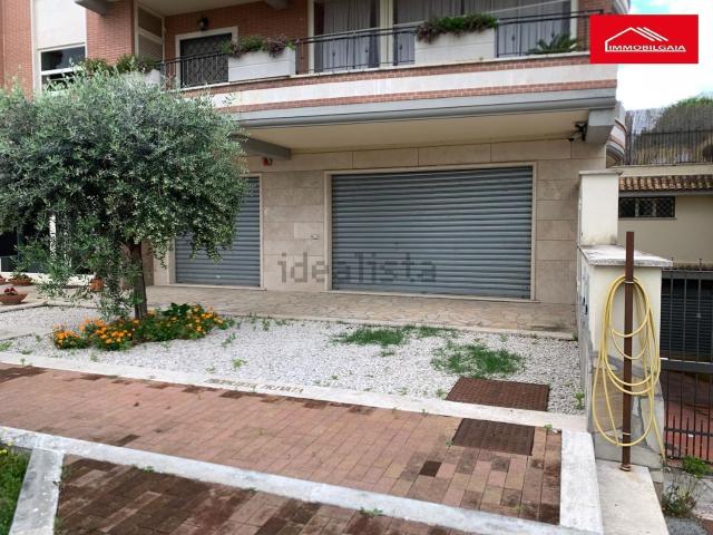 Locale in affitto di 200 m² in Via Cassia, 1844
