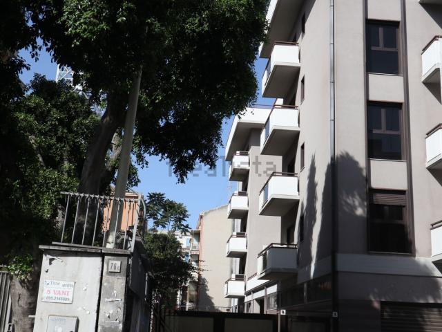 Locale in affitto di 200 m² in Via Cifali, 76