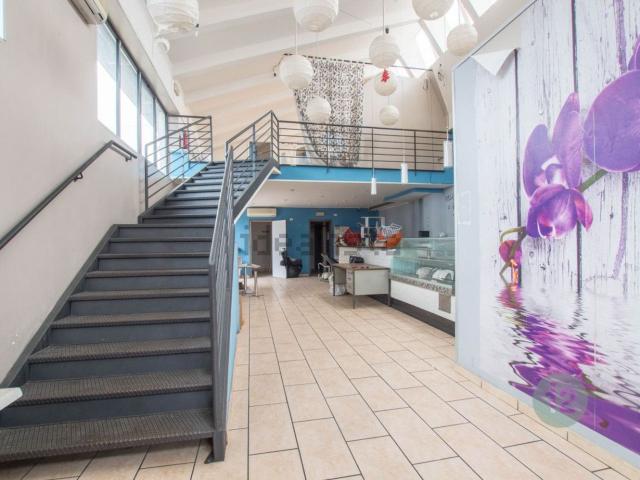 Locale in affitto di 200 m² in Via A. Grandi