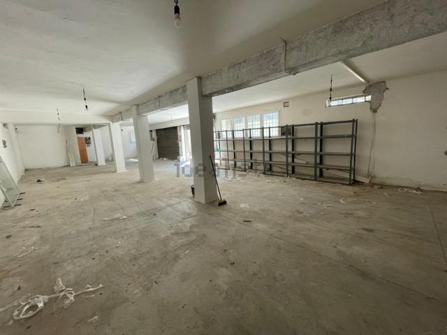 Locale in affitto di 200 m² in Via Appia Nuova, 33