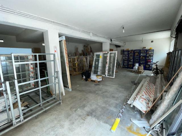 Locale in affitto di 200 m² in Via Appia Nuova, 33
