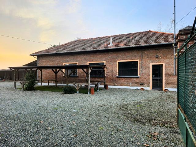 Locale in affitto di 200 m² in Via Genova