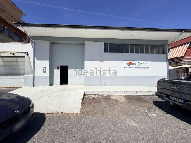 Locale in affitto di 200 m² in Via Giuseppe Borsalino