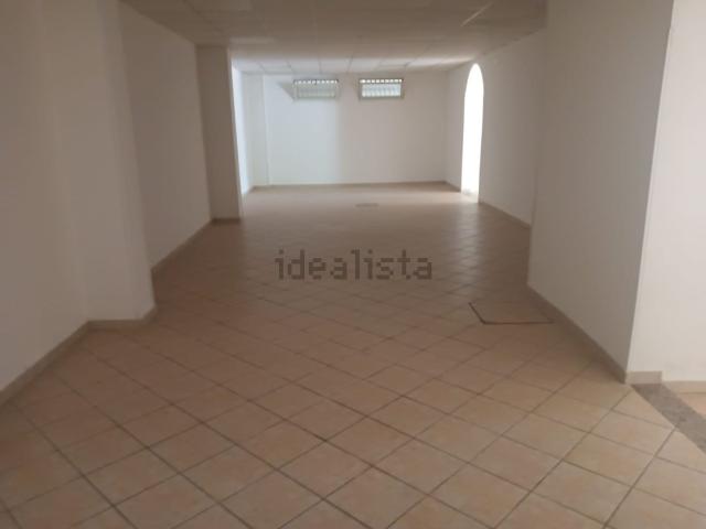 Locale in affitto di 200 m² in Via Giorgio de Falco