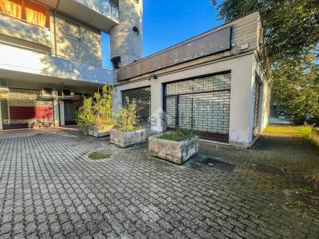Locale in affitto di 200 m² in Via Giotto, 1