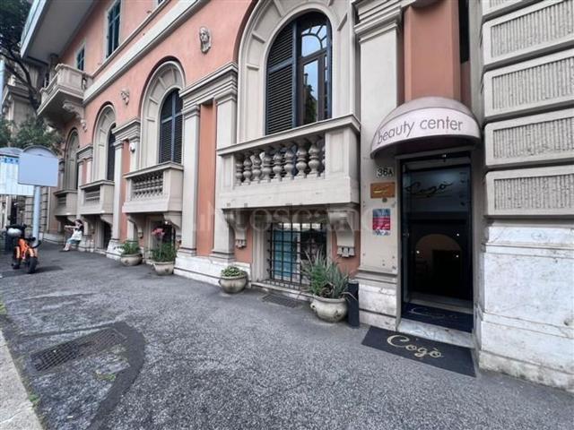 Locale in affitto di 200 m² in Via Giovanni Paisiello