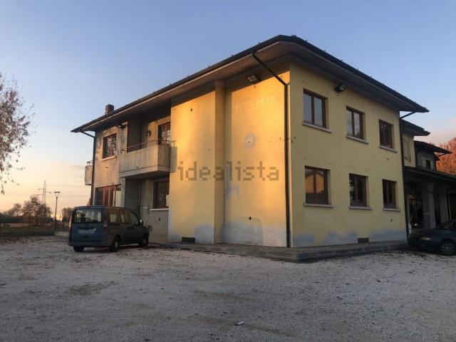 Locale in affitto di 200 m² in Via Don Bergomi
