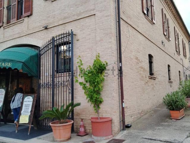 Locale in affitto di 200 m² in Via del Rosario
