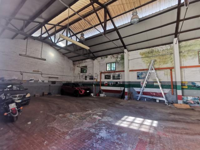 Locale in affitto di 200 m² in Via Francesco Gambini