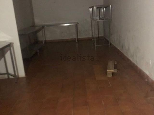 Locale in affitto di 200 m² in Via Kennedy