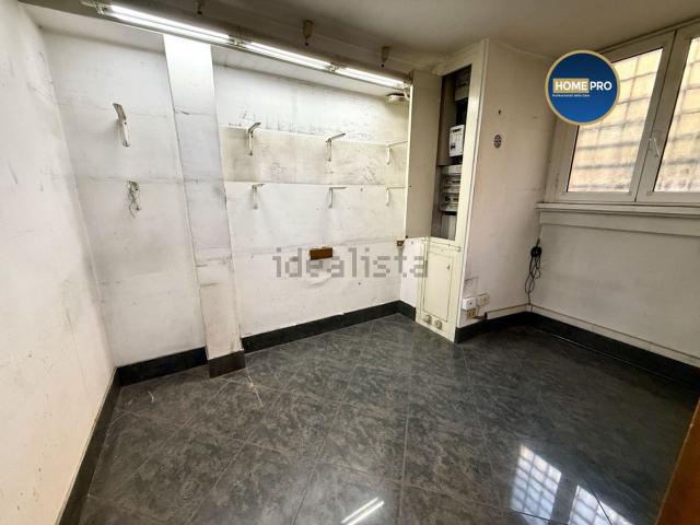 Locale in affitto di 200 m² in Via Oslavia