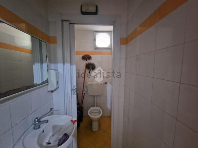 Locale in affitto di 200 m² in Via Monte Bonifato, 13