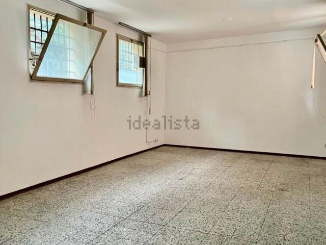 Locale in affitto di 200 m² in Via Montenero
