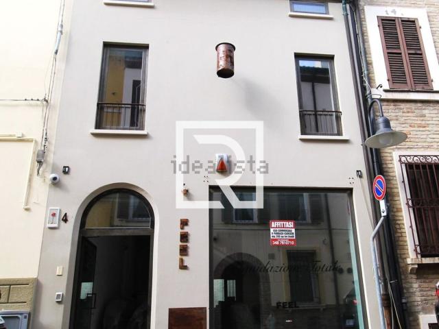 Locale in affitto di 200 m² in Via Manfredo Fanti, 4