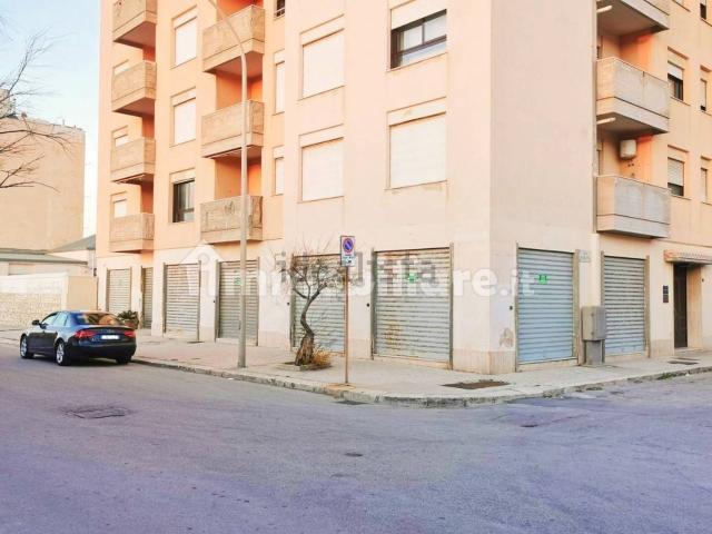 Locale in affitto di 200 m² in Via Nino Bixio, 96